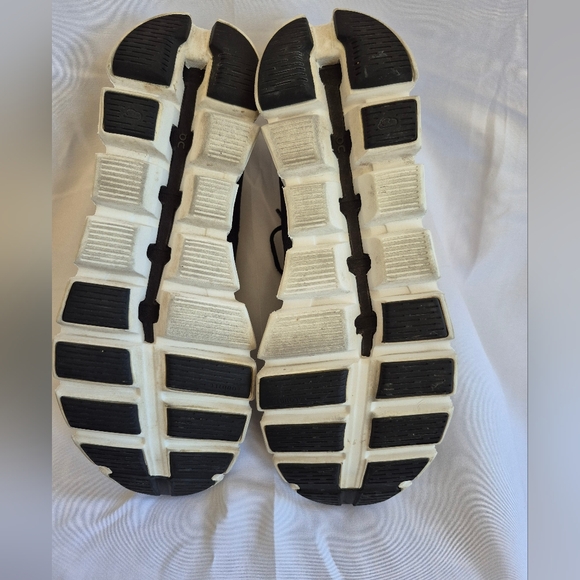 On Cloud Running Shoes M 8.5/W 10 - Picture 4 of 5